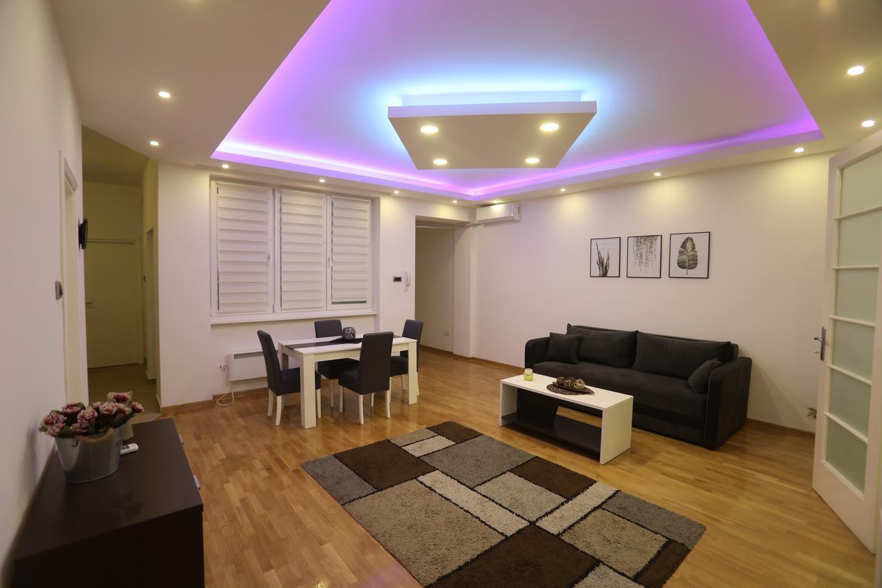 De Luxe Republic Square Apartment Of 100Sqm Belgrado Exterior foto