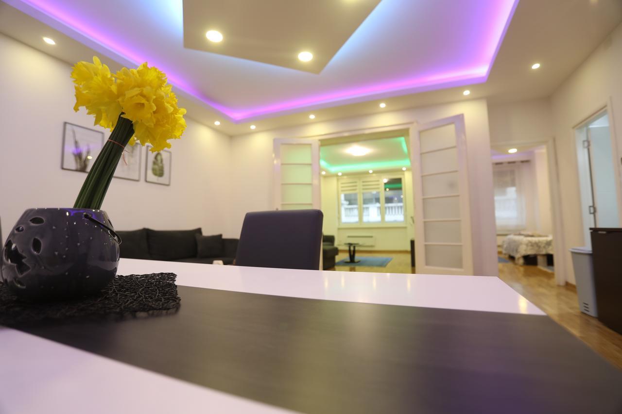 De Luxe Republic Square Apartment Of 100Sqm Belgrado Exterior foto