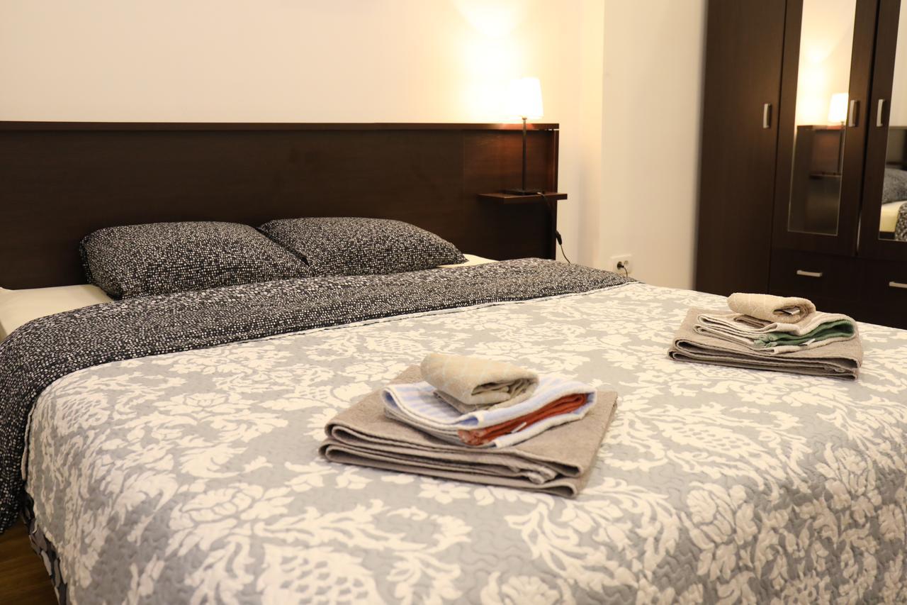 De Luxe Republic Square Apartment Of 100Sqm Belgrado Exterior foto